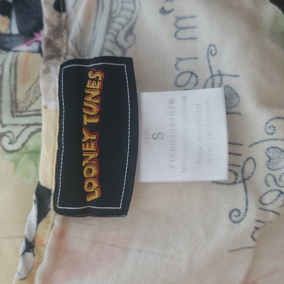 Looney Tunes Cat Scrub - Picture 5 of 5